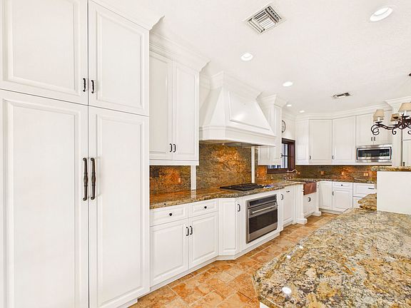3rd image of 107 Flagler Promenade S