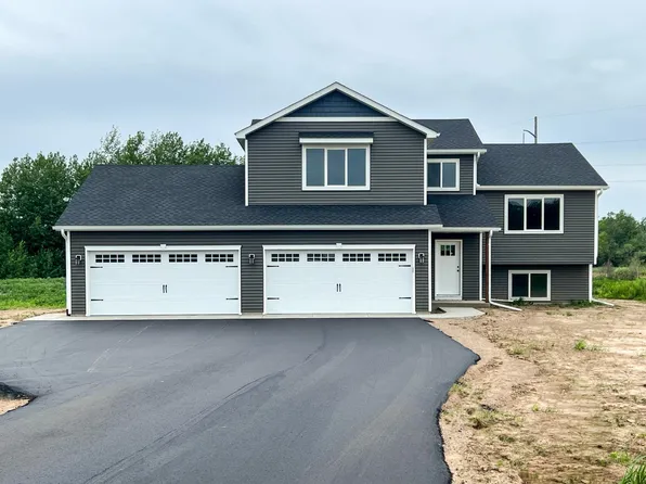 4664 9th St NE, Saint Cloud, MN 56304