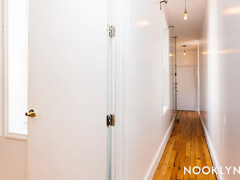 238 Irving Ave #3R — Photo 9
