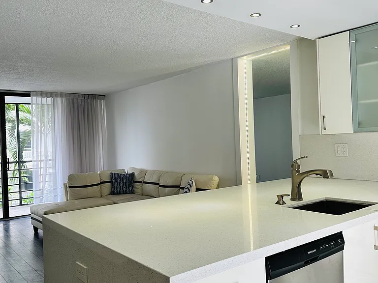 20400 W Country Club Dr #414 — Photo 2