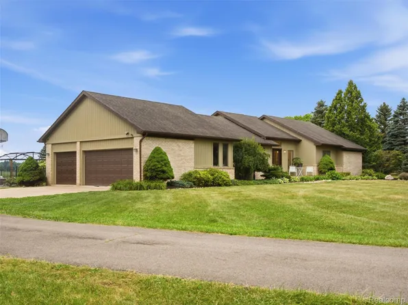 12116 Coolidge Rd, Goodrich, MI 48438