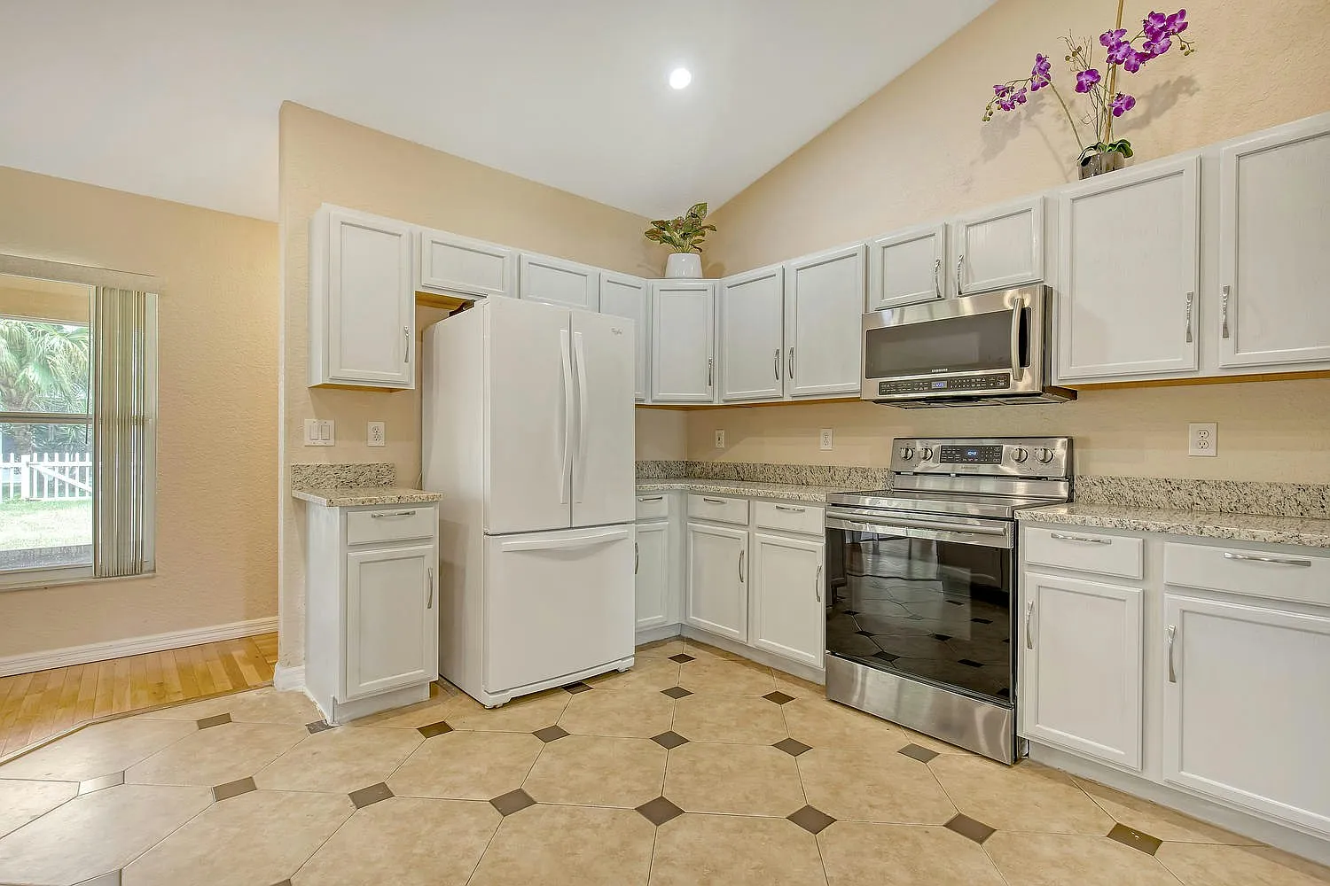 2117 Pumpkin Place Northeast — Photo 4