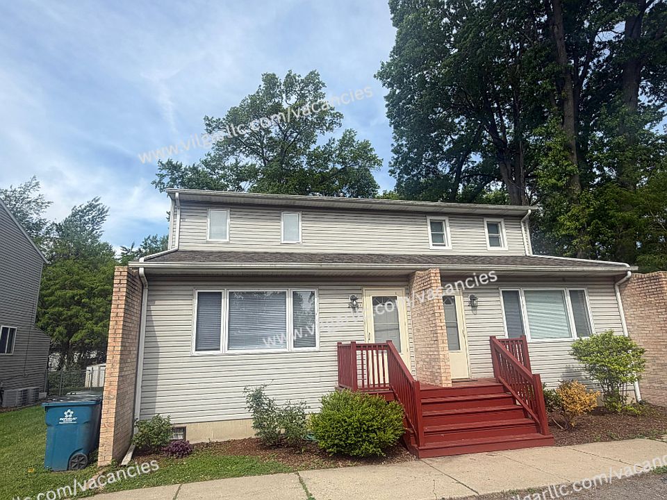 1st image of 247-249 S 21st St