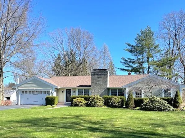 951 Maple Ln, Meadville, PA 16335