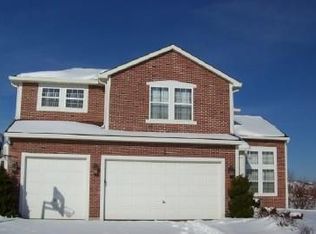 1 Wright Ct, Lake In The Hills, IL 60156
