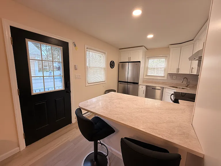 129 Westbury Dr — Photo 6