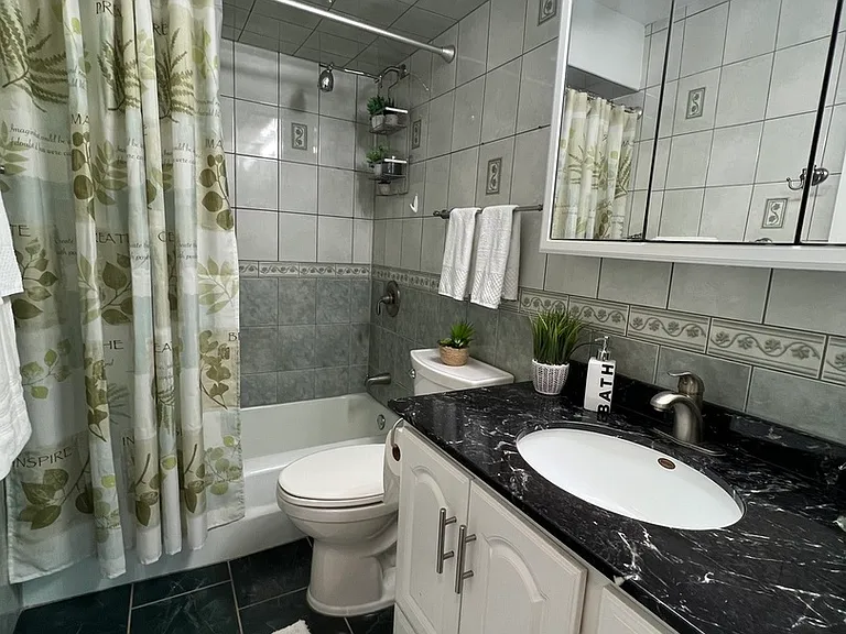 1880 Bonnie Ln #302 — Photo 16