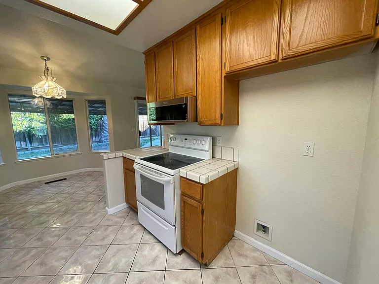 1580 Rehrmann Dr — Photo 17