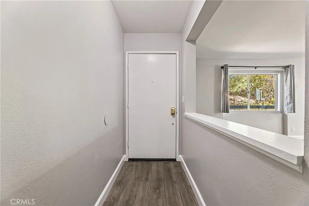 2 bed, 964 sqft, $2,750 — Photo 2