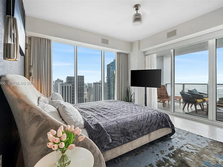 1040 Biscayne Blvd #Penthouse 4607 — Photo 9