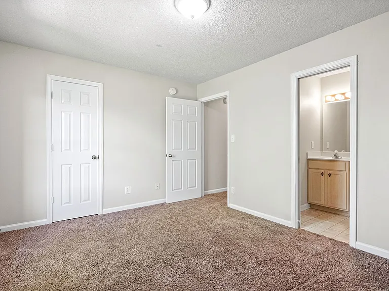 Jockey Drive-3822 — Photo 22