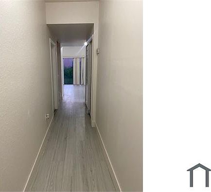 3rd image of 810 SW 6th Ave