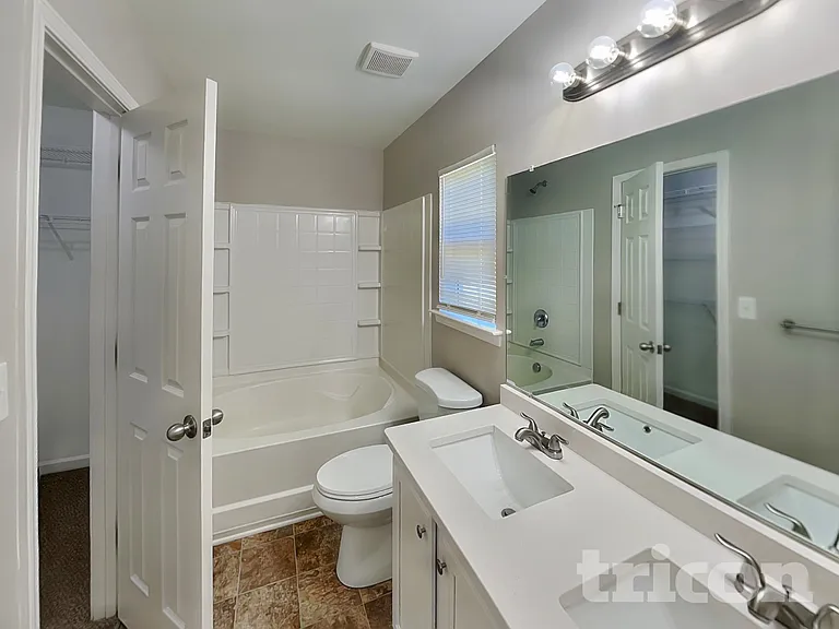 8000 McGarry Trl — Photo 10