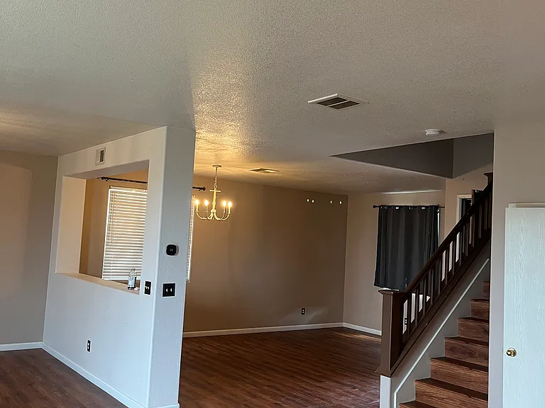 6047 Dresden Way — Photo 32