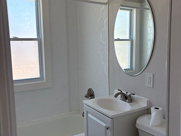 3rd image of 3662 W 117th St #2