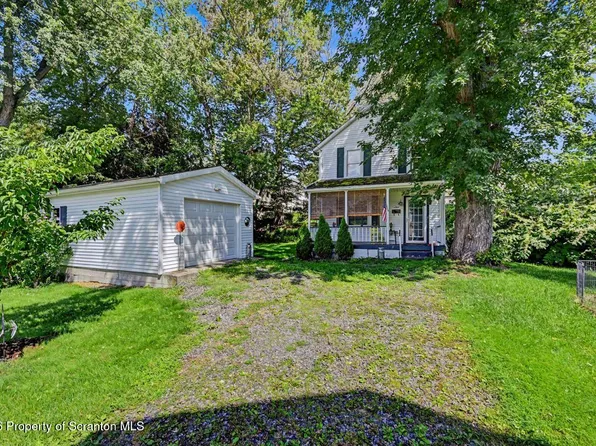 190 1/2 Washington St, Carbondale, PA 18407