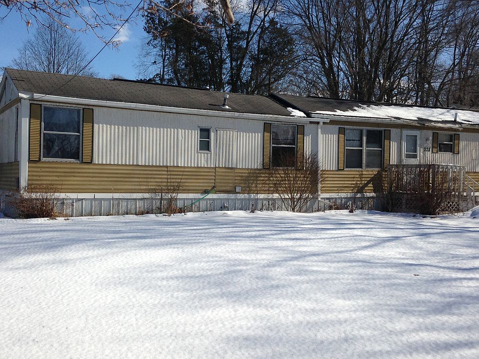 2nd image of 228 Baldwin St