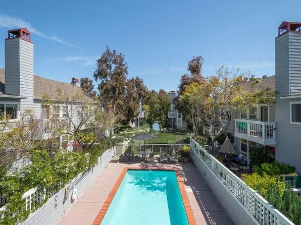 806 Mendocino Way, Redwood City, CA 94065