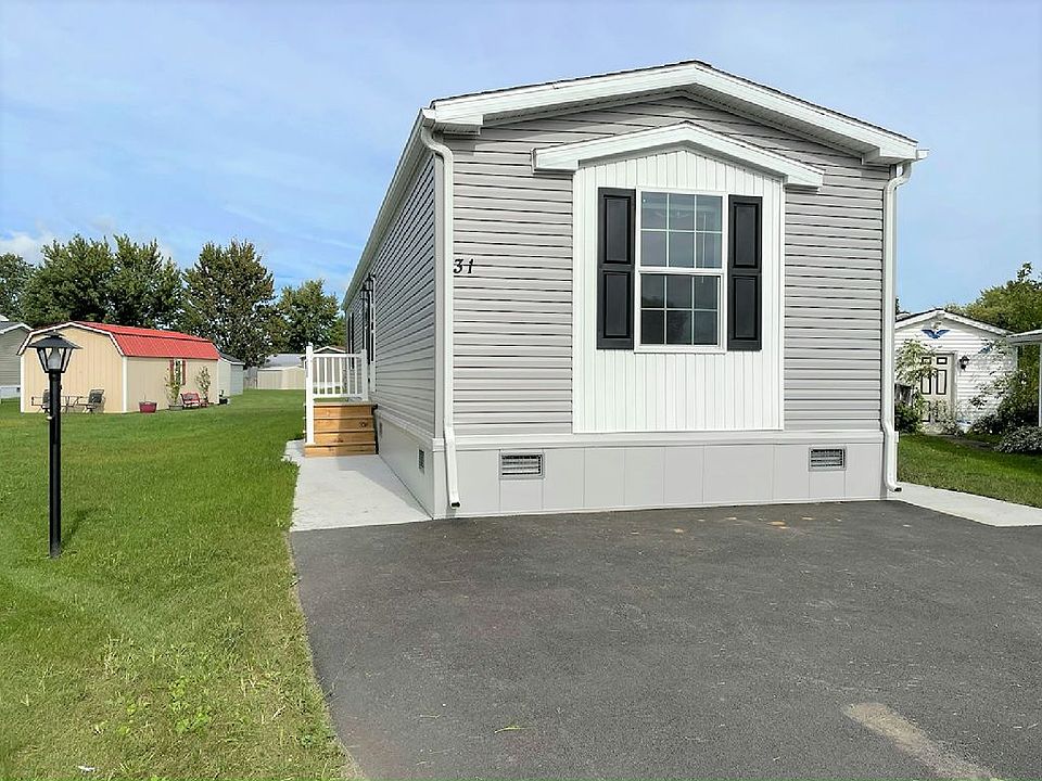 1st image of 31 Del Ct W