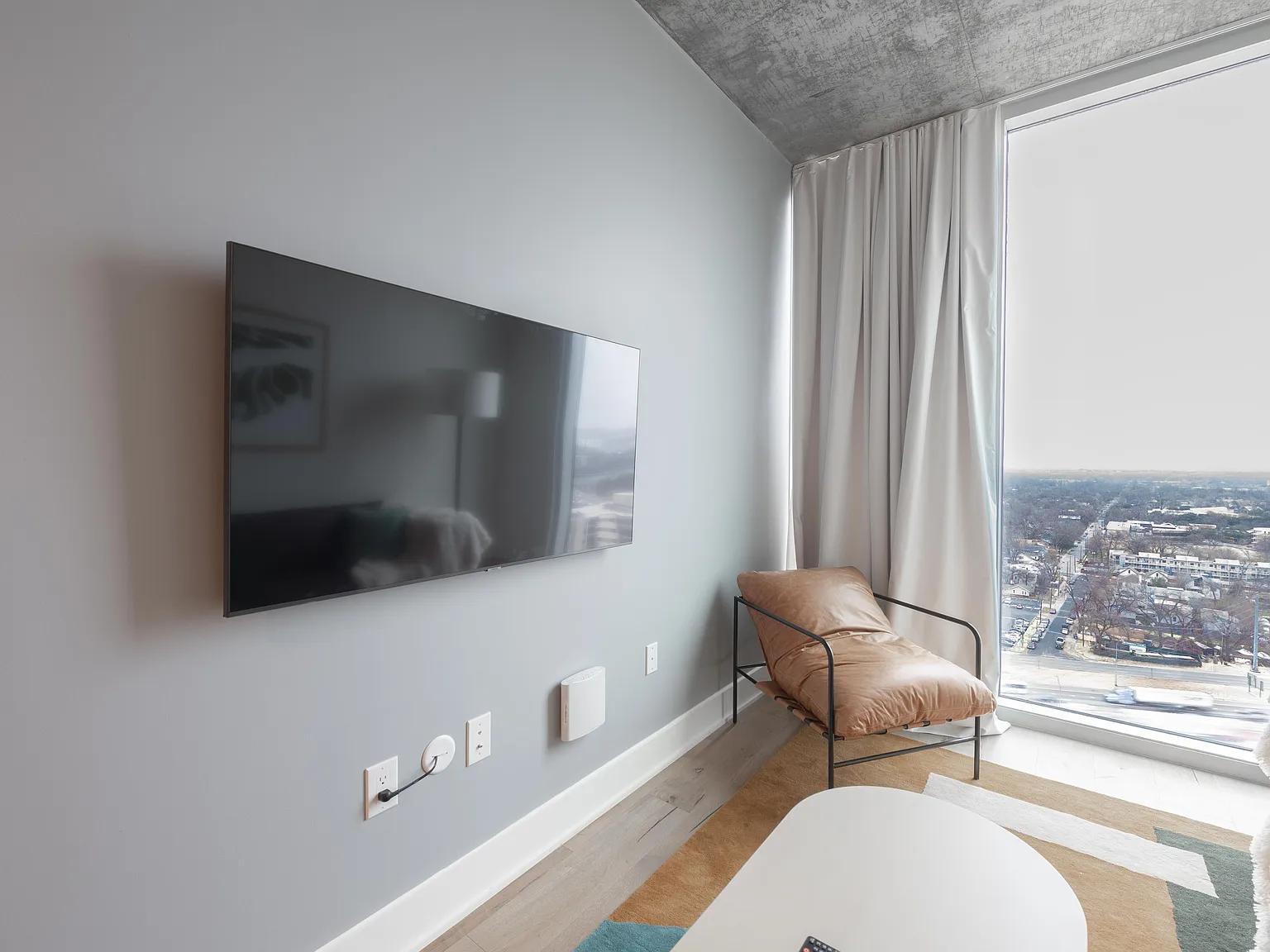 1 bed, 728 sqft, $4,550 — Photo 1
