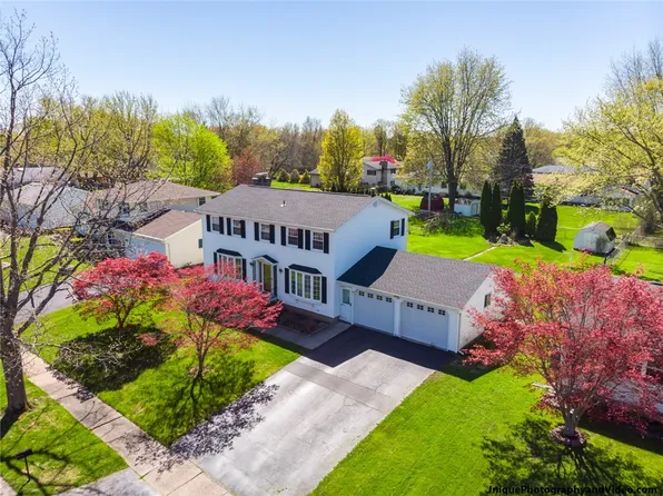 19 Davy Dr, Rochester, NY 14624