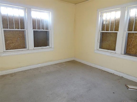 4th image of 3227 E Admiral Pl
