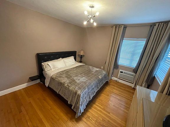 5th image of 2901 Sheridan Ave #A