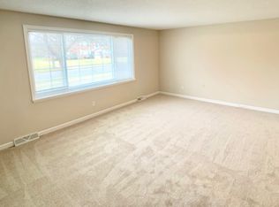 72 Old Lyme Dr APT 1, Amherst, NY 14221