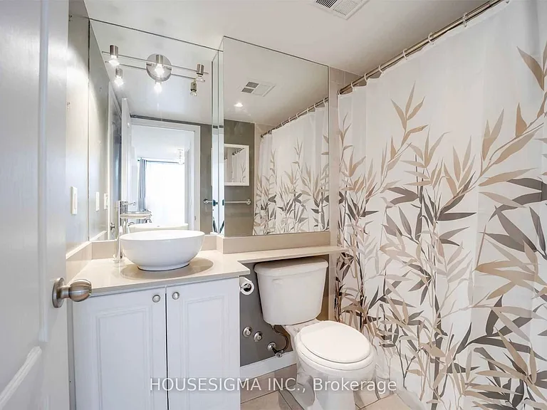 18 Stafford St #508 — Photo 16