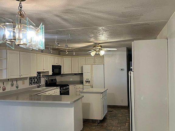 2nd image of 1601 W Tierra Buena Ln