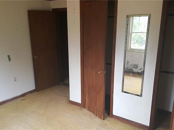 5th image of 316 Short 25th Ave E