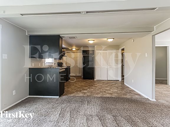 4th image of 11238 McDowell Dr