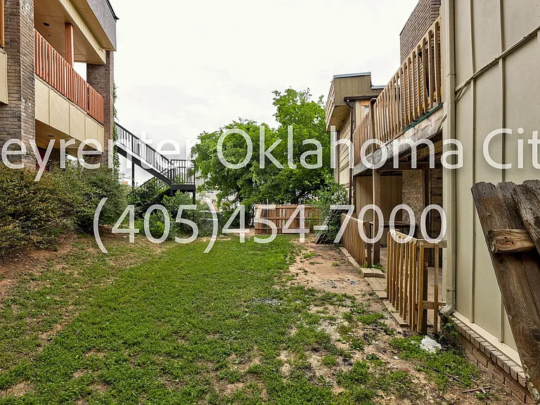 6554 N. Meridian Ave. Townhouse — Photo 38