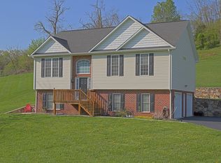 1687 Trinity Rd, Troutville, VA 24175