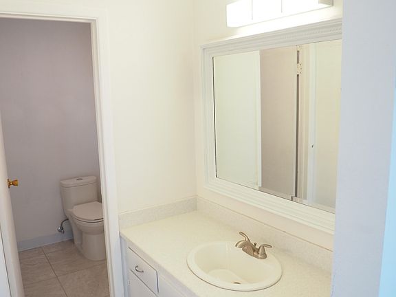 5th image of 225 Sunflower Dr