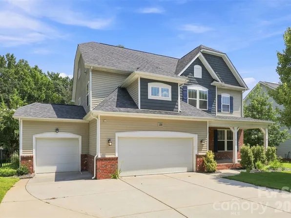 126 Misty Woods Dr, Lake Wylie, SC 29710