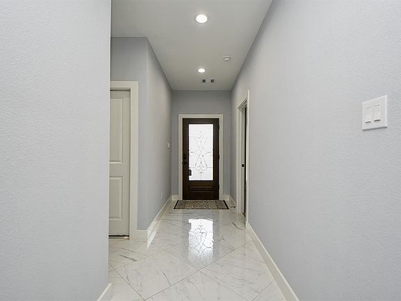 3rd image of 4603 Creek Bridge Ln