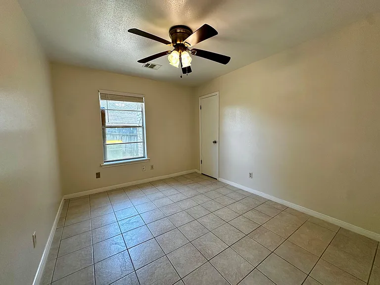 4659 Orange Cir S — Photo 8