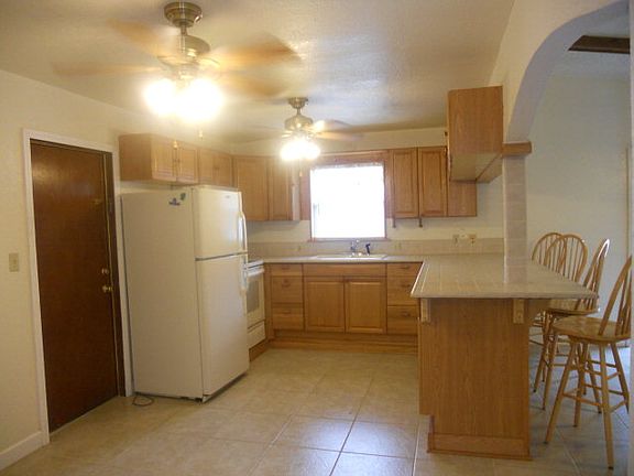 2nd image of 116 Huisache St