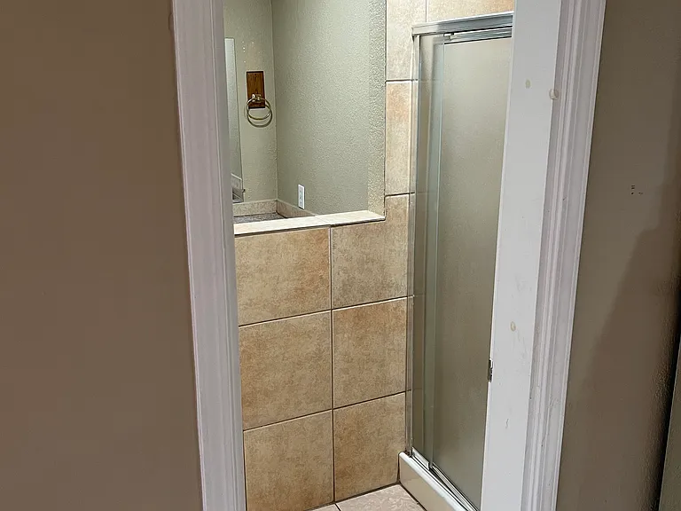 1253 Jefferson Ave #4 — Photo 17