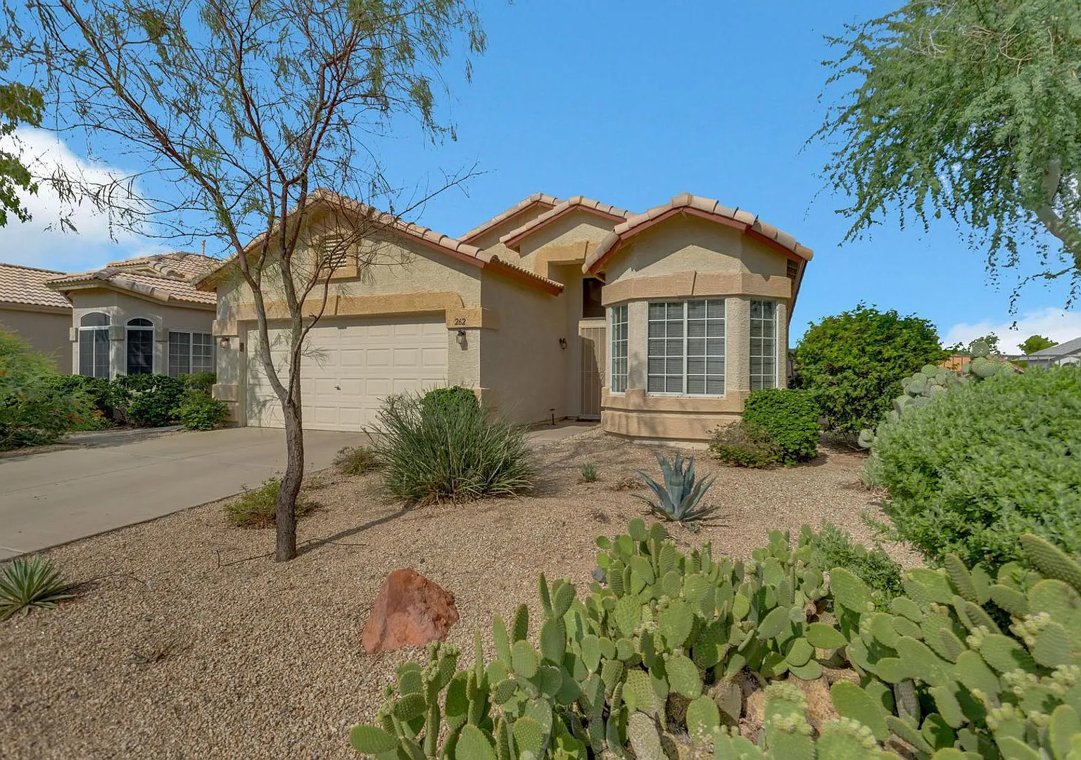 Beautiful 3 bedroom, 2 bath in great Mesa location! — Photo 2