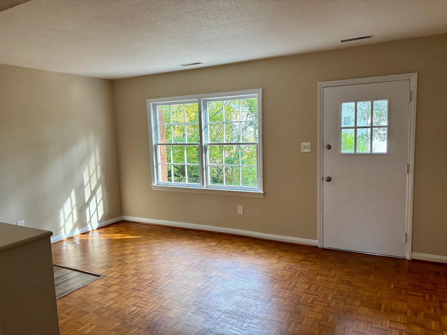 2 bed, $1,050 — Photo 2