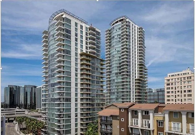 411 W Seaside Way #202