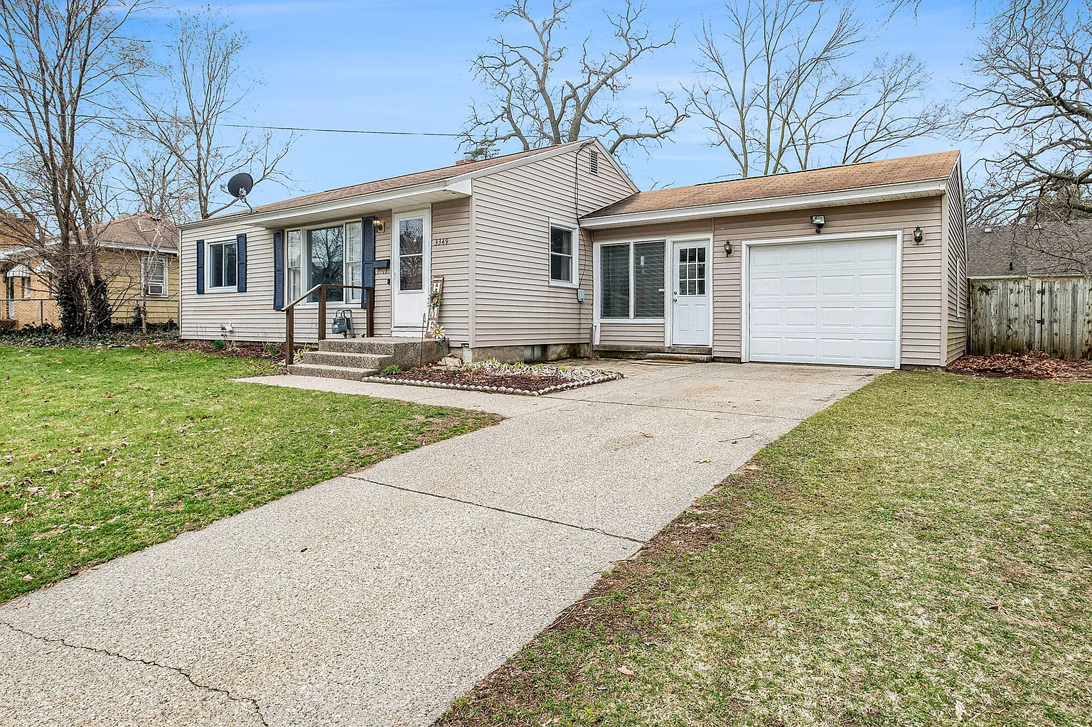 3349 Mc Kee Ave SW photo 1