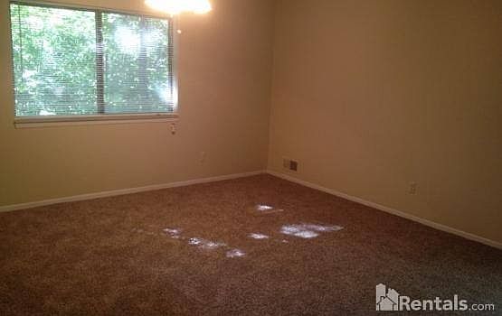 5th image of 27153 Farmbrook Villa Dr #1