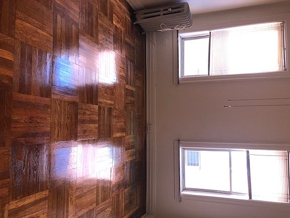 5th image of 1017 Longfellow Ave APT 4