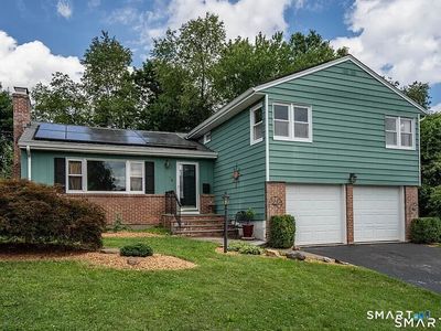 74 Lyman Rd, West Hartford, CT, 06117