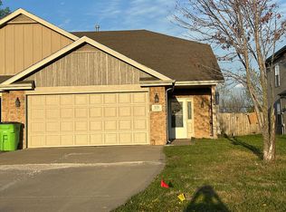 920 Eagle Ridge Dr, Baldwin City, KS 66006