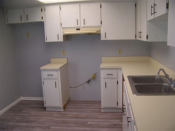 5th image of 396 San Jose Dr