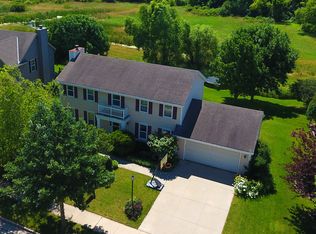 2131 Springbrook S, Waukesha, WI 53186